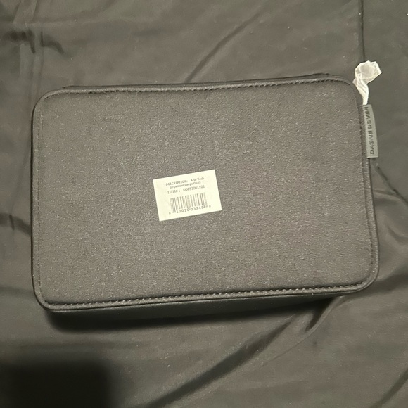 Arlo Neoprene Tech Organizer - Picture 5 of 5